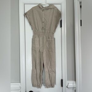 ZARA Girl’s jumpsuit short sleeve. Color beige. Size 8. BRAND NEW WITH TAGS